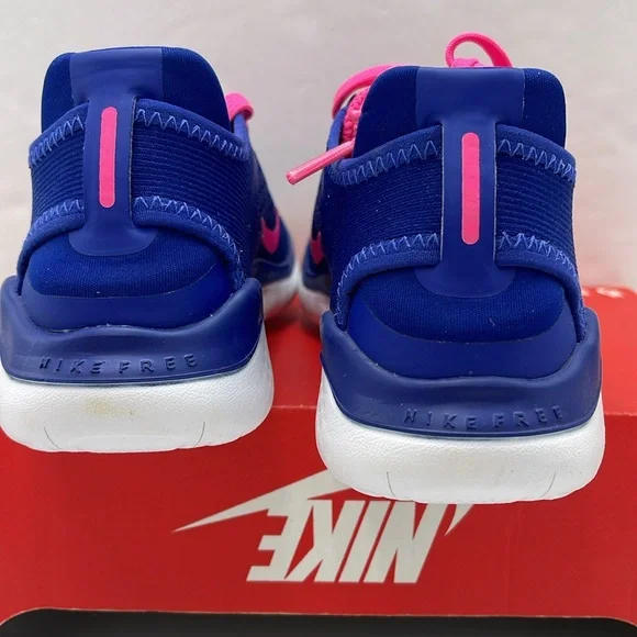 Nike WMNS Sneakers in Blue with Pink Accents NIKE FREE RUN
942837 403 - Picture 13 of 16